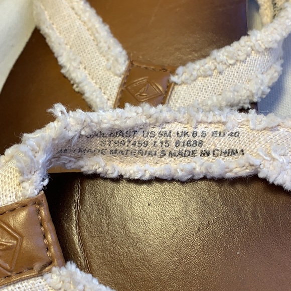 Sperry almost NEW top sider thong/flip flop sandal - Picture 3 of 7